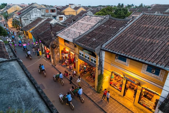 Day 08 HOI AN WALKING TOUR – FLIGHT TO HO CHI MINH CITY ( B, L )