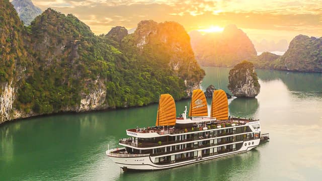 Day 2 – HANOI – HALONG BAY CRUISE (B, L, D)