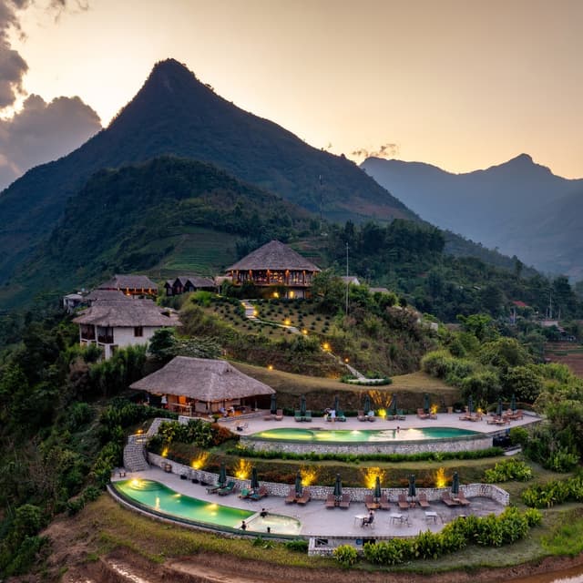 DAY 4: SAPA ARRIVAL & TREKKING TO ETHNIC MINORITY VILLAGES (B, L)