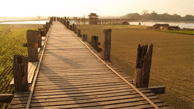 Day 5: Mandalay & Amarapura – Myanmar’s Enchanting Ancient Capitals (B)