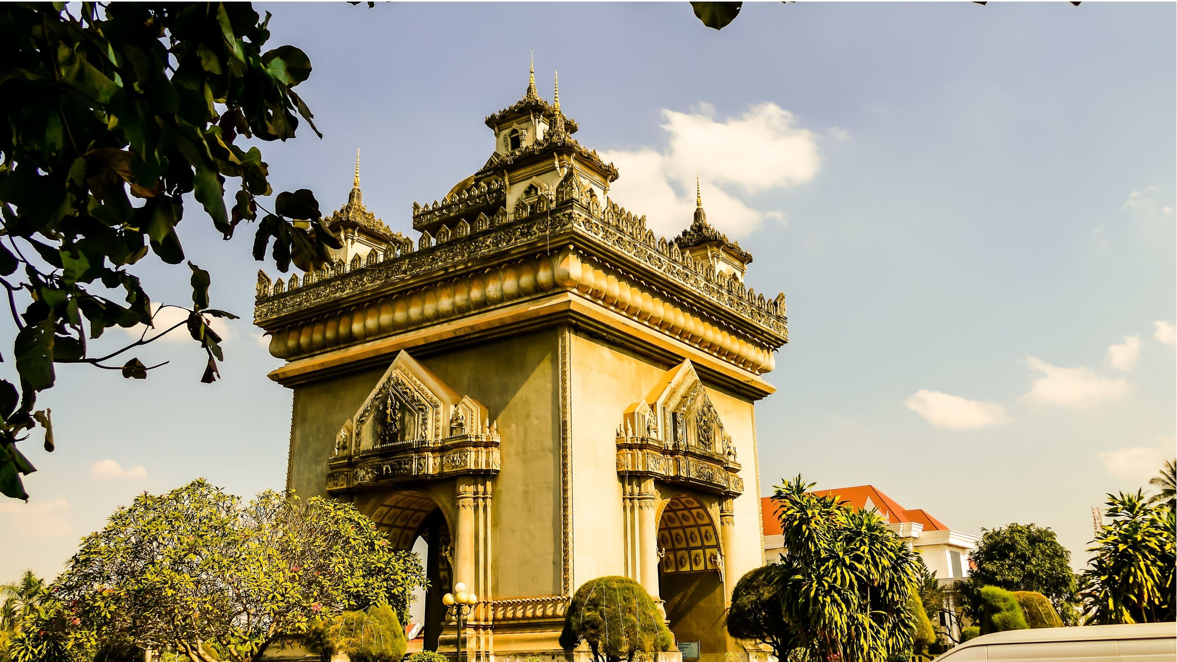 Vientiane & Luang Prabang Highlight Tours 5 Days / 4 Nights 2