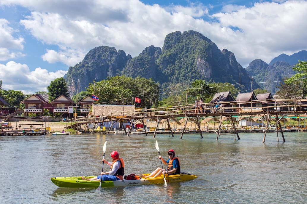 Vientiane – Vang Vieng – Luang Prabang Highlights Tour | 7 Days 6 Nights 3