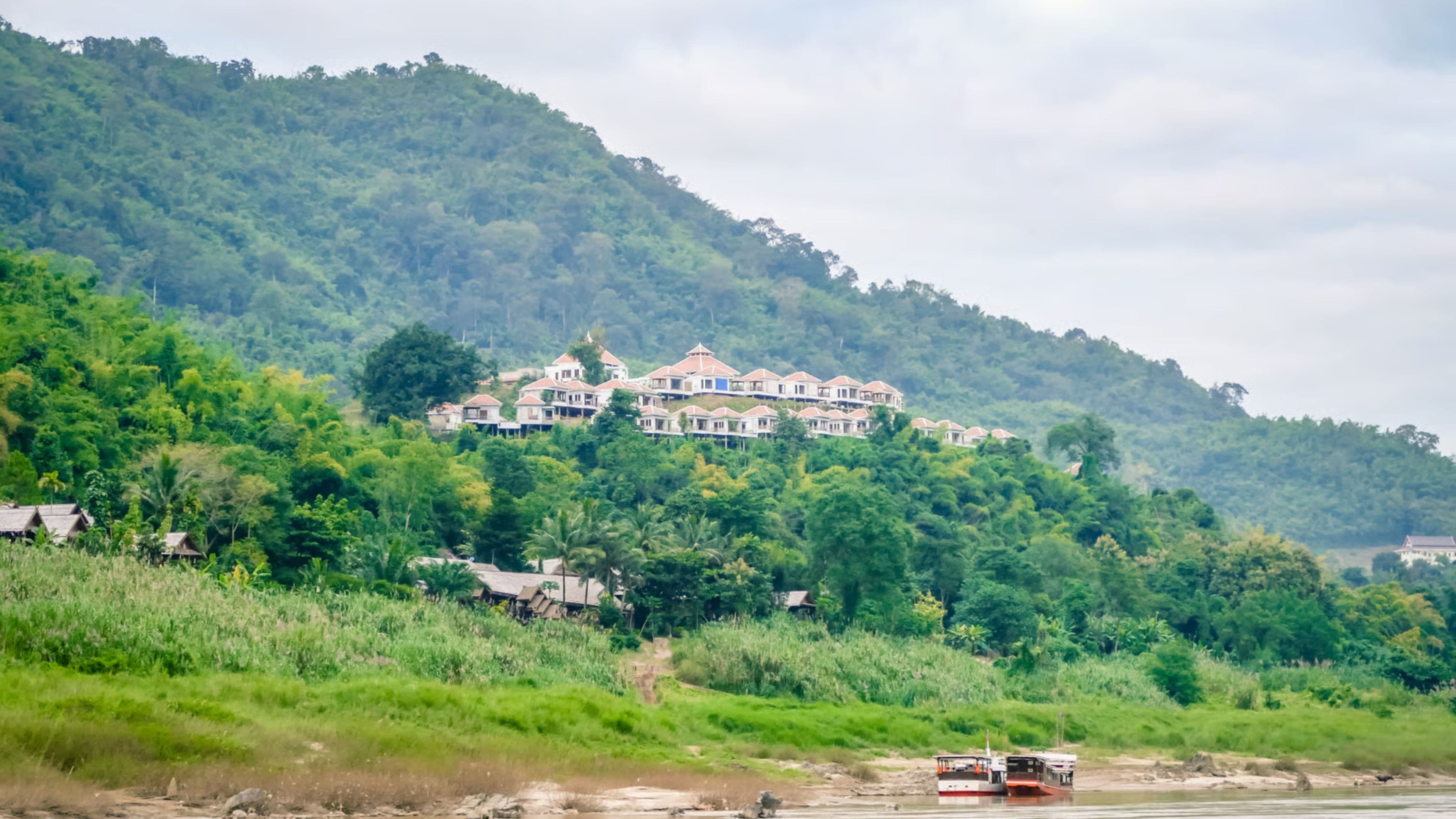 Vientiane & Luang Prabang Highlight Tours 5 Days / 4 Nights 3