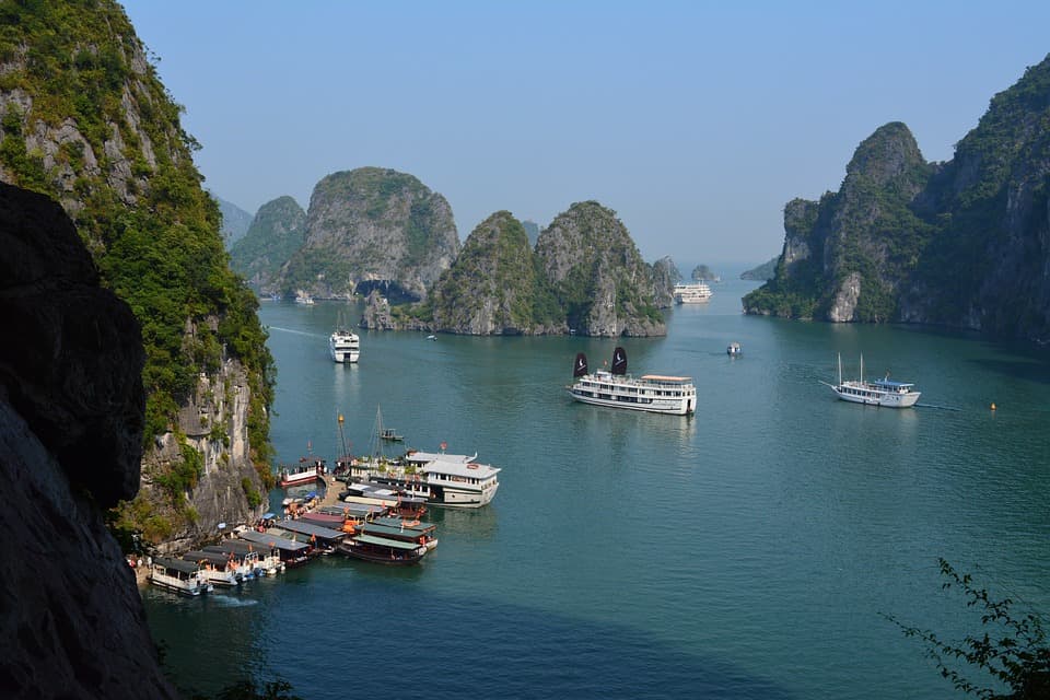 Outstanding North Vietnam Package Tour: 7 Days 1