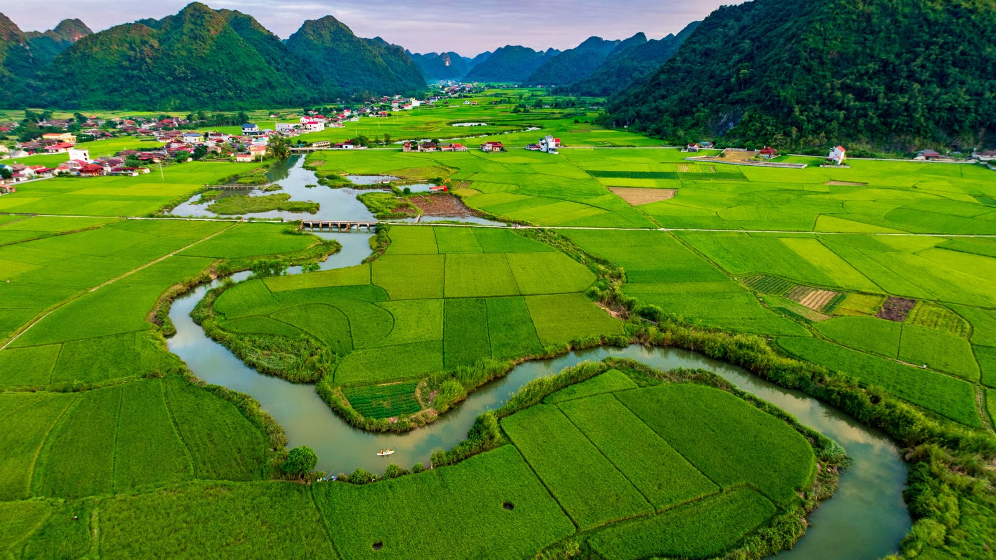 Ultimate Ninh Binh Cycling Tour : Full Day 1