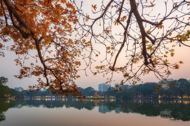 DAY 1: ARRIVE IN HANOI, EXPLORE THE CITY HIGHLIGHTS. (L)