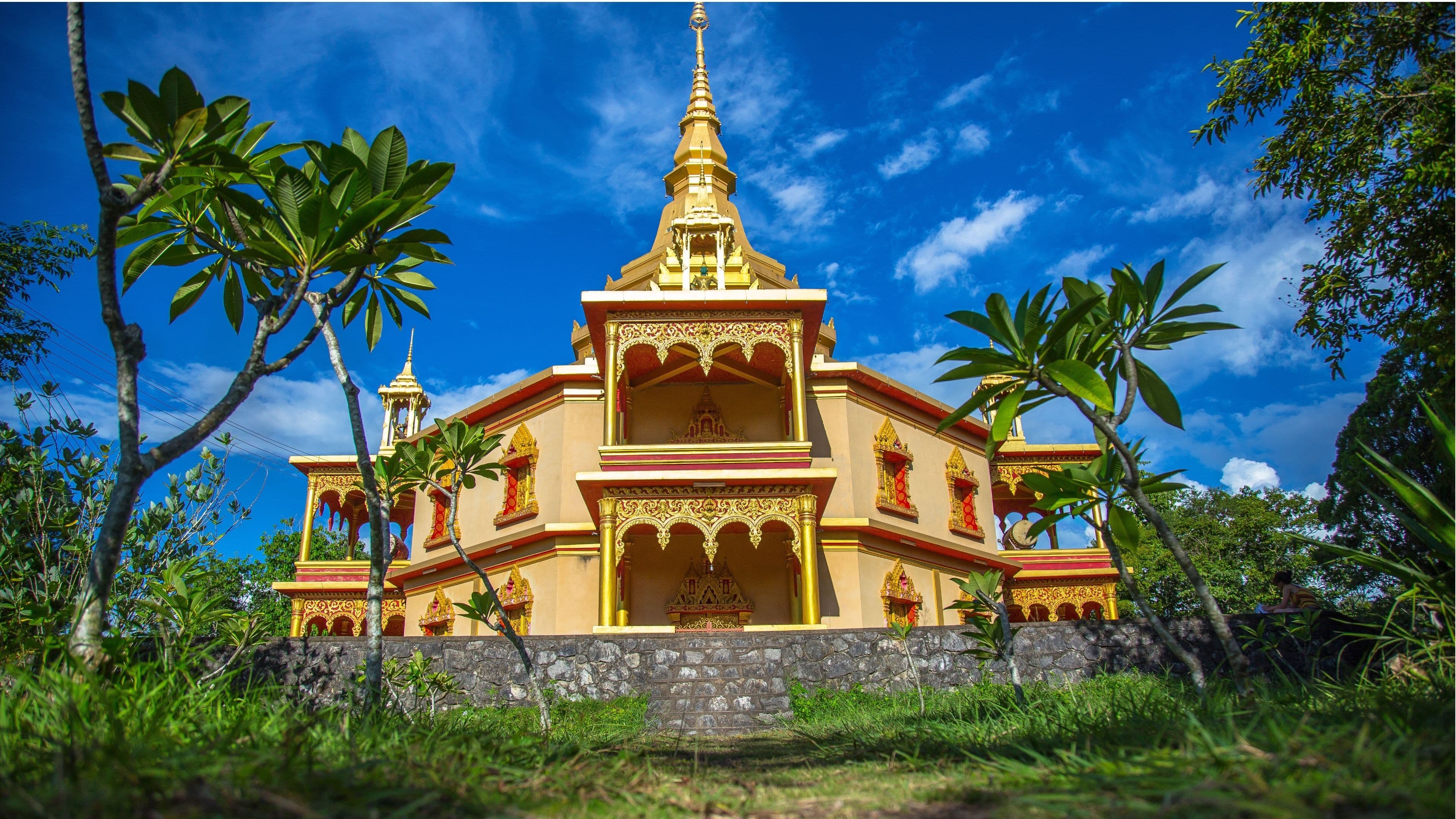 Vientiane & Luang Prabang Highlight Tours 5 Days / 4 Nights